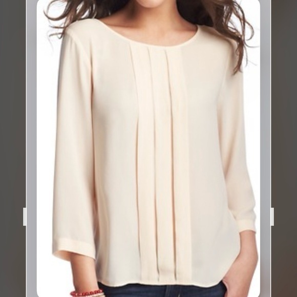 LOFT Tops - LOFT 3/4 length Sleeve pleated front blouse in Blush Size XS